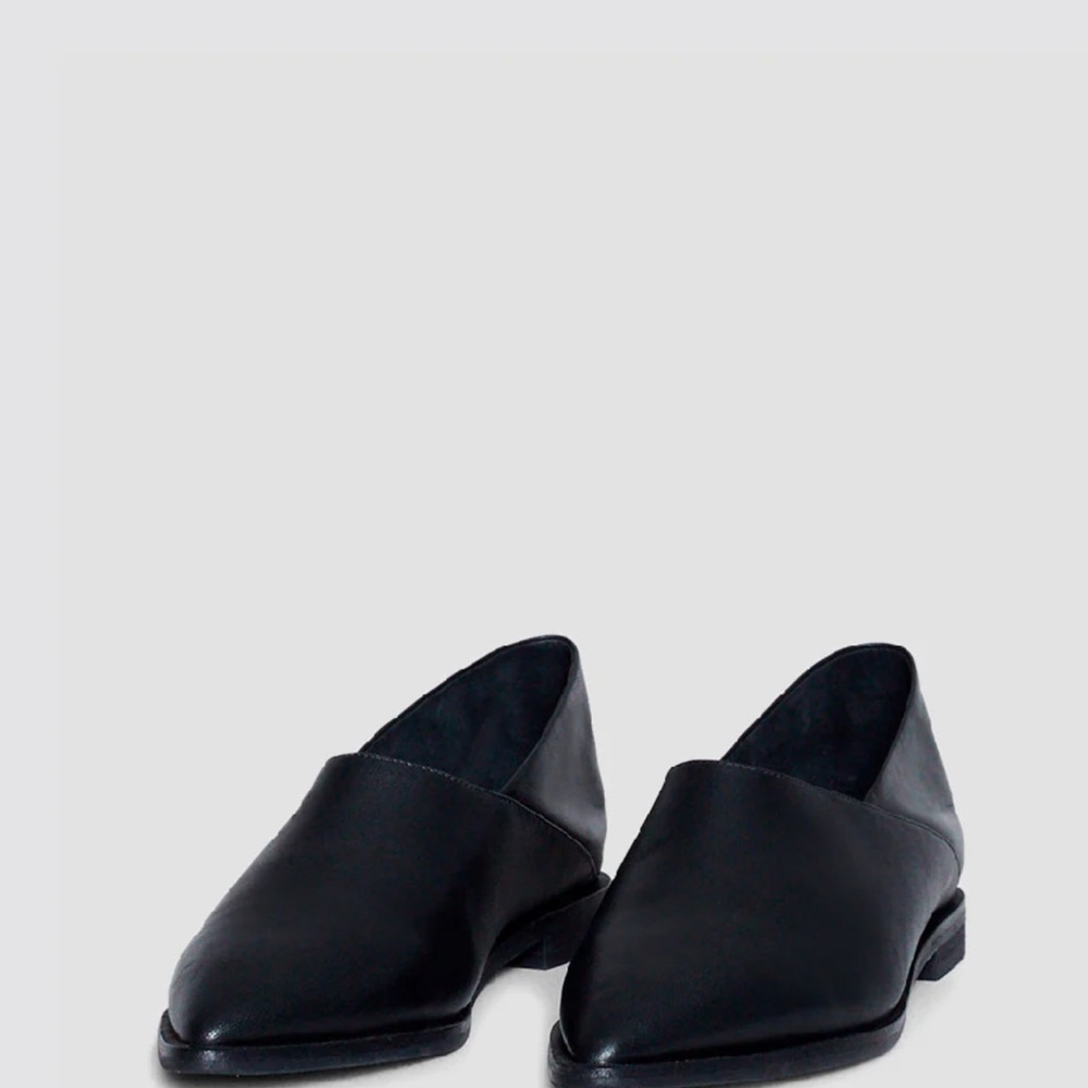 new!! RUDSAK Black Leather Loafers New in box